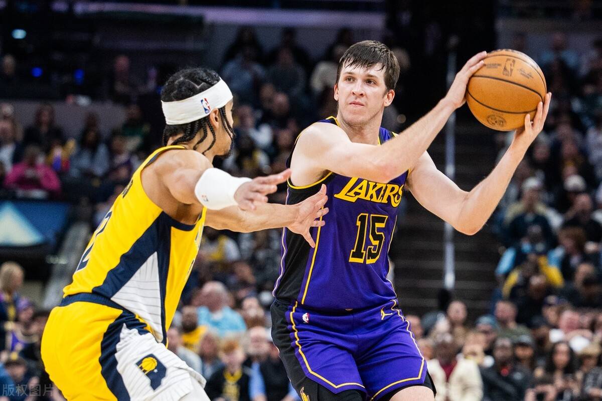 XINGKONG-洛杉矶湖人发布备战花絮，关键时刻单刀错失，NBA常规赛任务艰巨，年轻球员得到机会的简单介绍