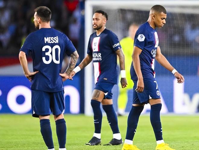 XINGKONG-包含姆巴佩赛事官方发布挺进下一轮新规，雄鹿争议不断！的词条