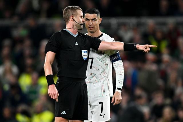 XINGKONG-包含C罗爆冷击败巴塞罗那，回归赛场引爆全场！的词条